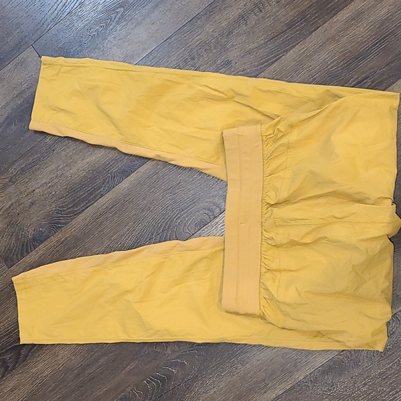 Lululemon Beyond the Studio Pant Slim Gold Buff like new - Picture 10 of 11